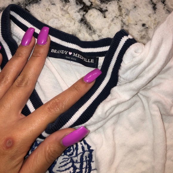 Brandy Melville Crop - Picture 2 of 2